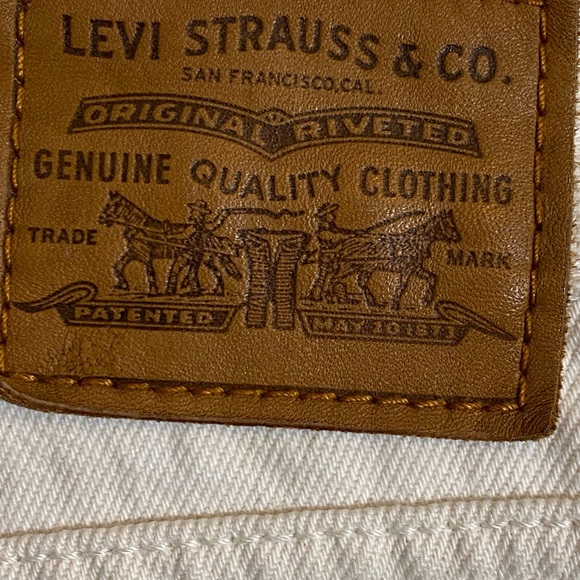 EUC LEVIS WEDGIE JEANS. FACTORY FREYED LEG HEM.SIZE 29. OFF WHITE COLORED - Picture 10 of 16